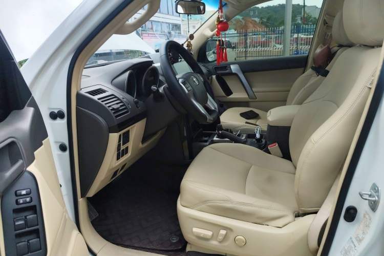 Used Toyota Prado 2014 2700 TX 7-Seater Middle East Version Left Front Seat