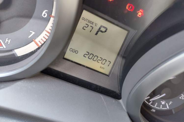 Used Toyota Prado 2014 2700 TX 7-Seater Middle East Version Odometer Close Up