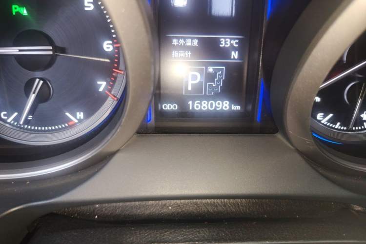 Used Toyota Prado 2014 4.0L Automatic TX-L Odometer Close Up