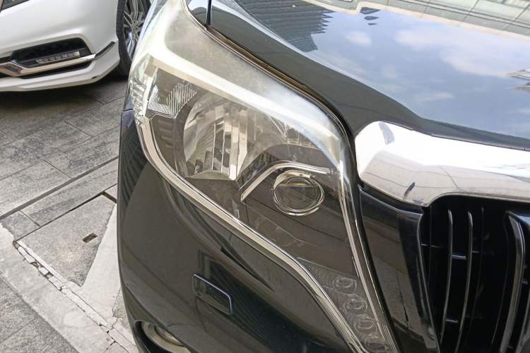 Used Toyota Prado  Right Front Headlight