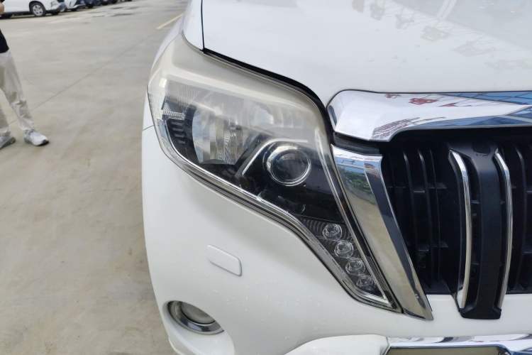 Used Toyota Prado 2014 2700 TX 7-Seater Middle East Version Right Front Headlight