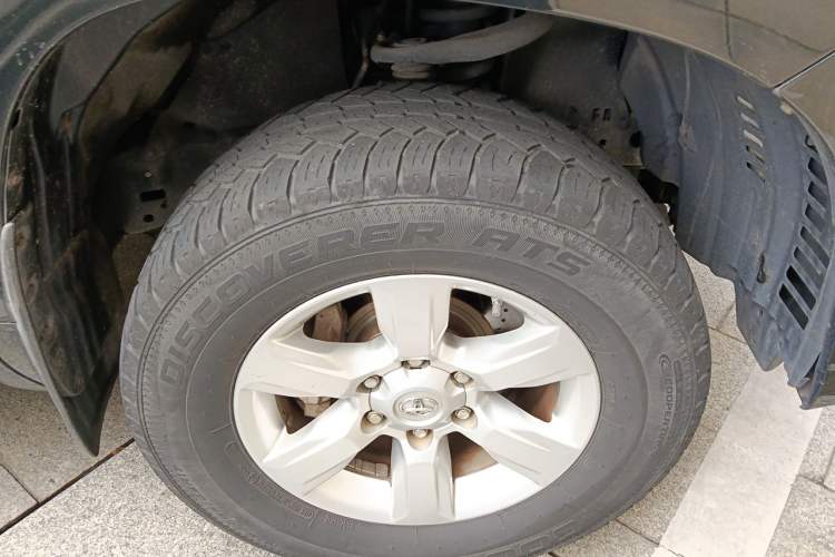 Used Toyota Prado  Right Front Wheel Hub