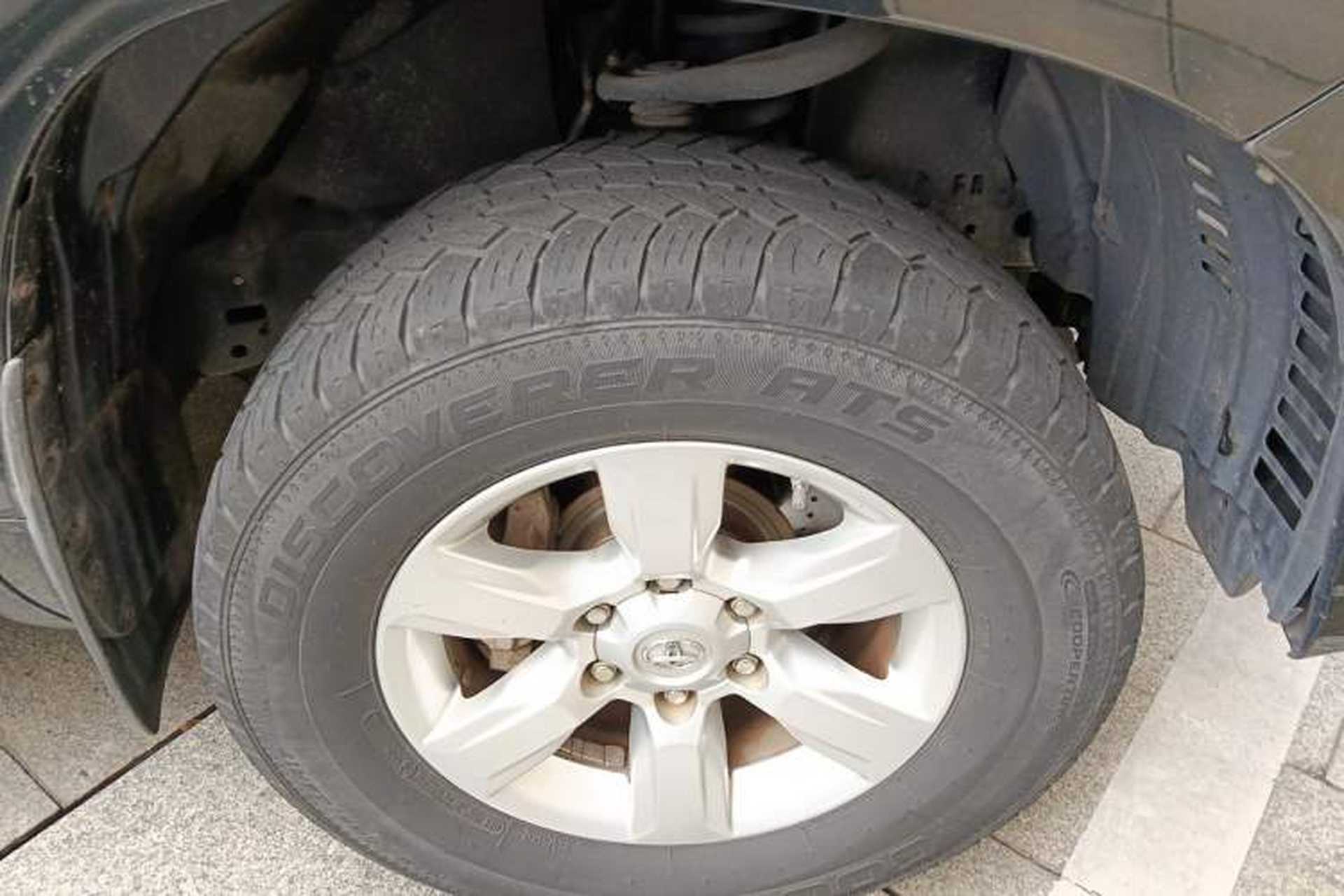 Used Toyota Prado  Right Front Wheel Hub