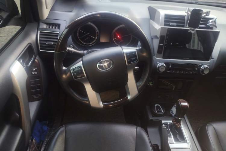 Used Toyota Prado 2014 4.0L Automatic TX-L Steering Wheel