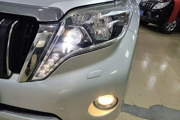Used Toyota Prado 2014 2.7L Automatic Luxury Edition Left Front Headlight