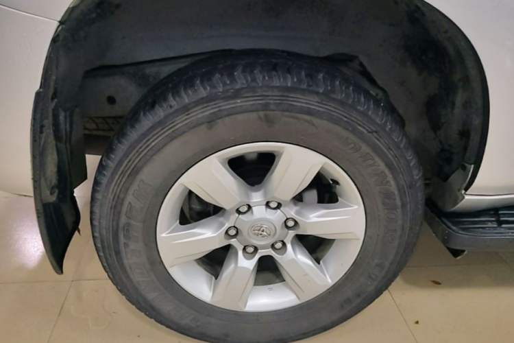 Used Toyota Prado 2014 2.7L Automatic Luxury Edition Right Rear Wheel Hub
