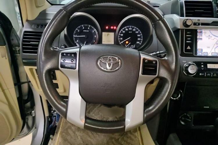 Used Toyota Prado 2014 2.7L Automatic Luxury Edition Steering Wheel