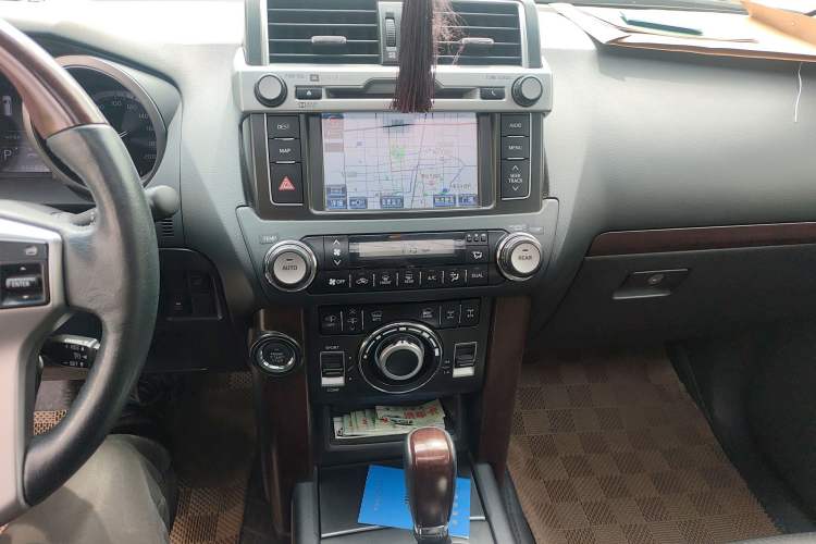 Used Toyota Prado 2014 4.0L Automatic VX NAVI Audio And AC Panel