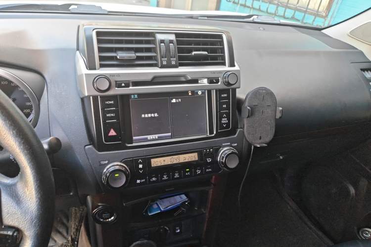 Used Toyota Prado 2014 4.0L Automatic TX-L Audio And AC Panel