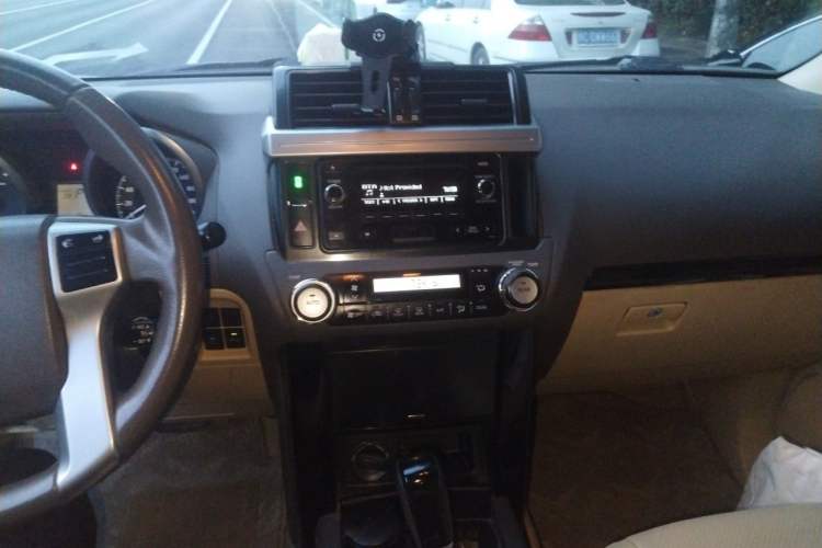 Used Toyota Prado 2014 2700 TX 7-Seater Middle East Version Audio And AC Panel