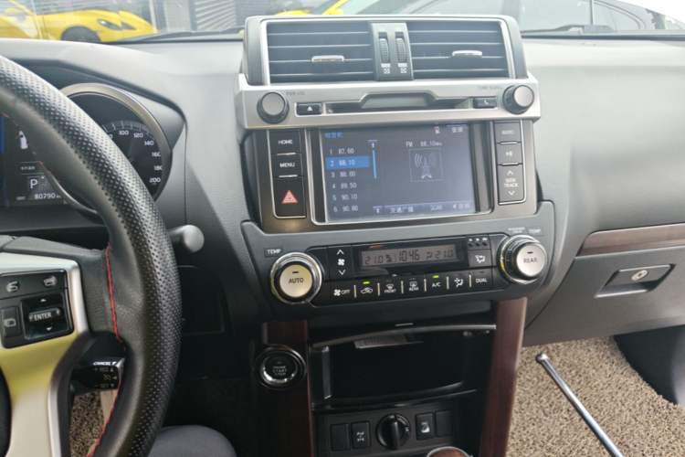 Used Toyota Prado 2014 4.0L Automatic TX-L Audio And AC Panel
