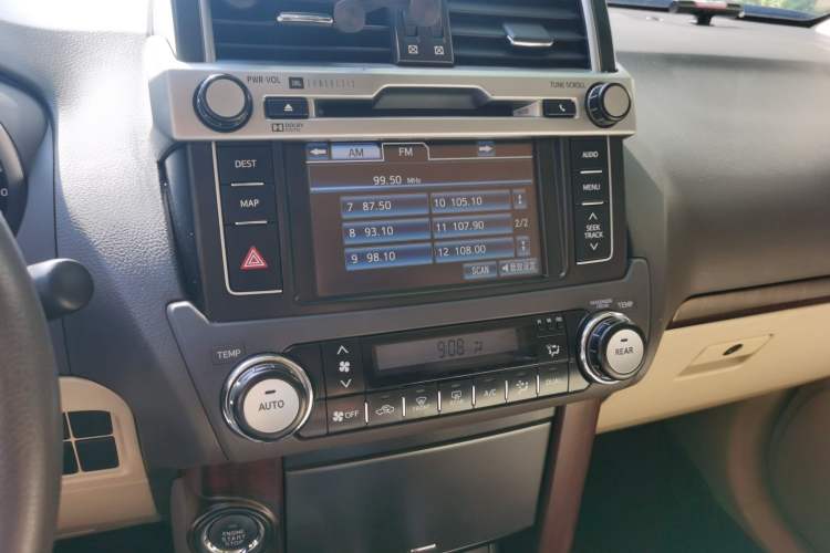 Used Toyota Prado 2014 4.0L Automatic TX-L NAVI Audio And AC Panel
