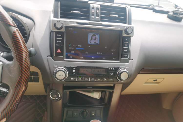 Used Toyota Prado 2014 4.0L Automatic TX-L Audio And AC Panel