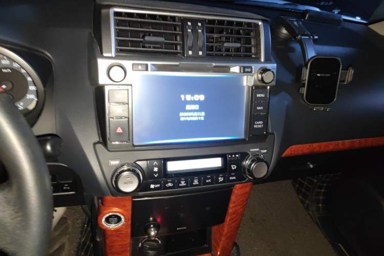 Used Toyota Prado 2014 2.7L Automatic Standard Edition Audio And AC Panel