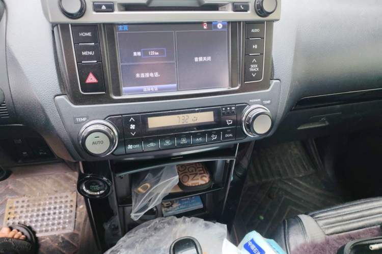 Used Toyota Prado 2014 2.7L Automatic Standard Edition Audio And AC Panel