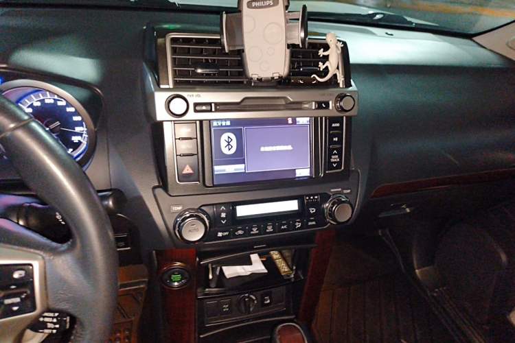 Used Toyota Prado 2014 4.0L Automatic TX-L Audio And AC Panel