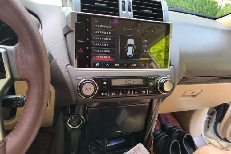 Used Toyota Prado 2014 2.7L Automatic Standard Edition Audio And AC Panel