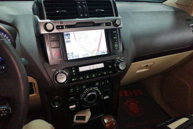 Used Toyota Prado 2014 4.0L Automatic VX NAVI Audio And AC Panel