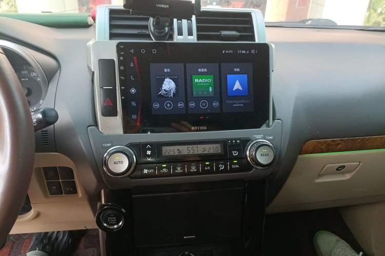 Used Toyota Prado 2014 4.0L 7-Seater Gasoline Middle East Version Audio And AC Panel