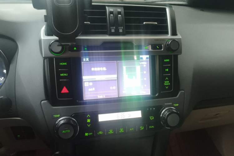 Used Toyota Prado 2014 4.0L Automatic TX-L Audio And AC Panel