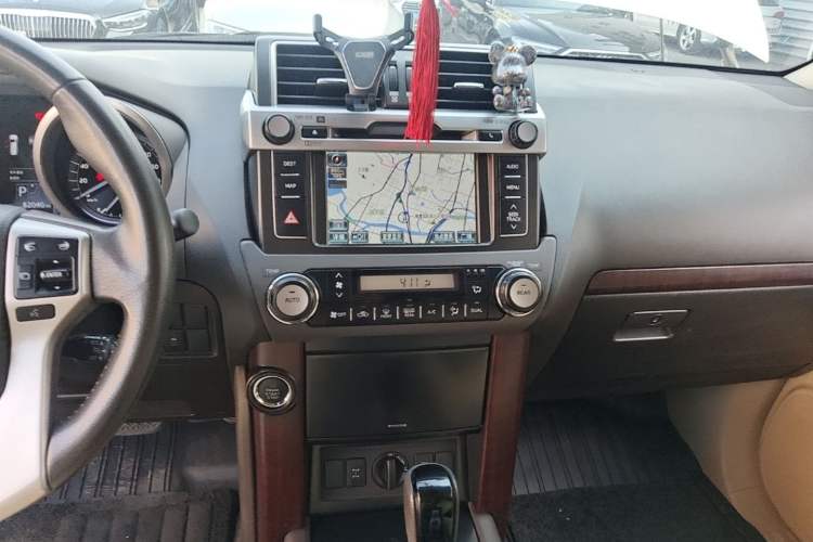 Used Toyota Prado 2014 4.0L Automatic TX-L NAVI Audio And AC Panel