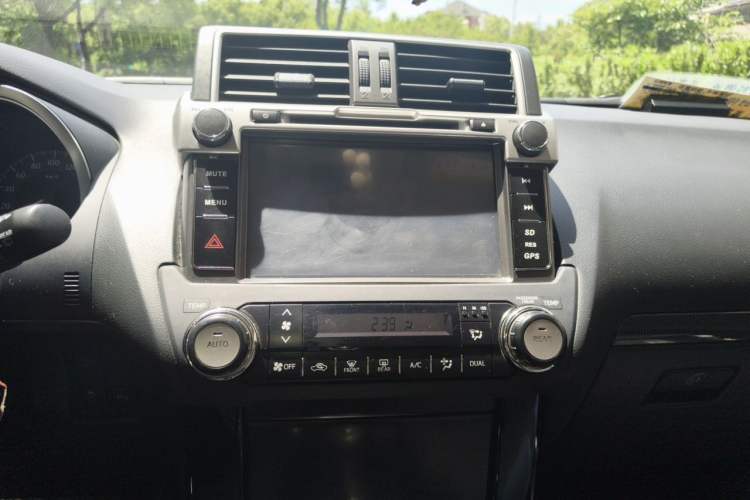Used Toyota Prado 2014 2.7L Automatic Luxury Edition Audio And AC Panel