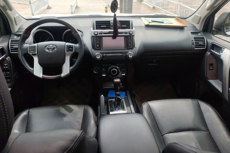 Used Toyota Prado 2014 4.0L Automatic VX NAVI Center Console