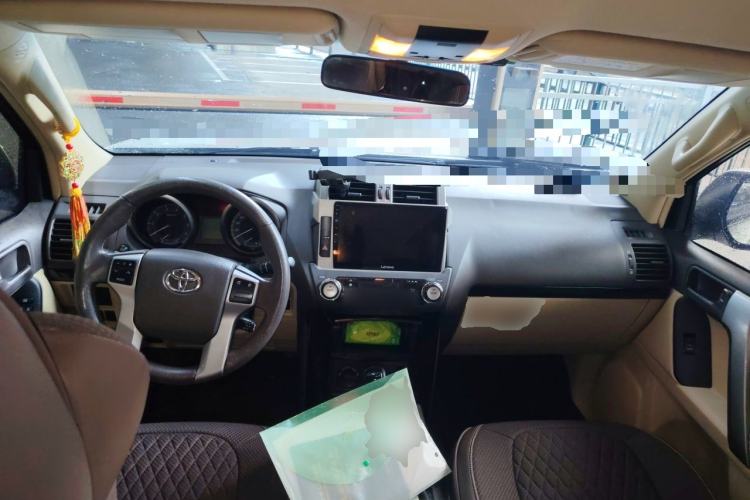 Used Toyota Prado  Center Console