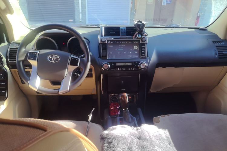 Used Toyota Prado  Center Console