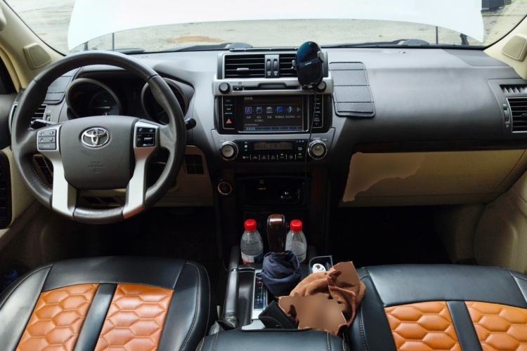 Used Toyota Prado 2014 4.0L Automatic TX-L NAVI Center Console