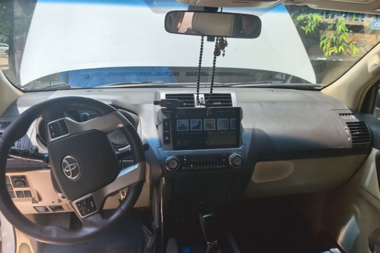 Used Toyota Prado  Center Console