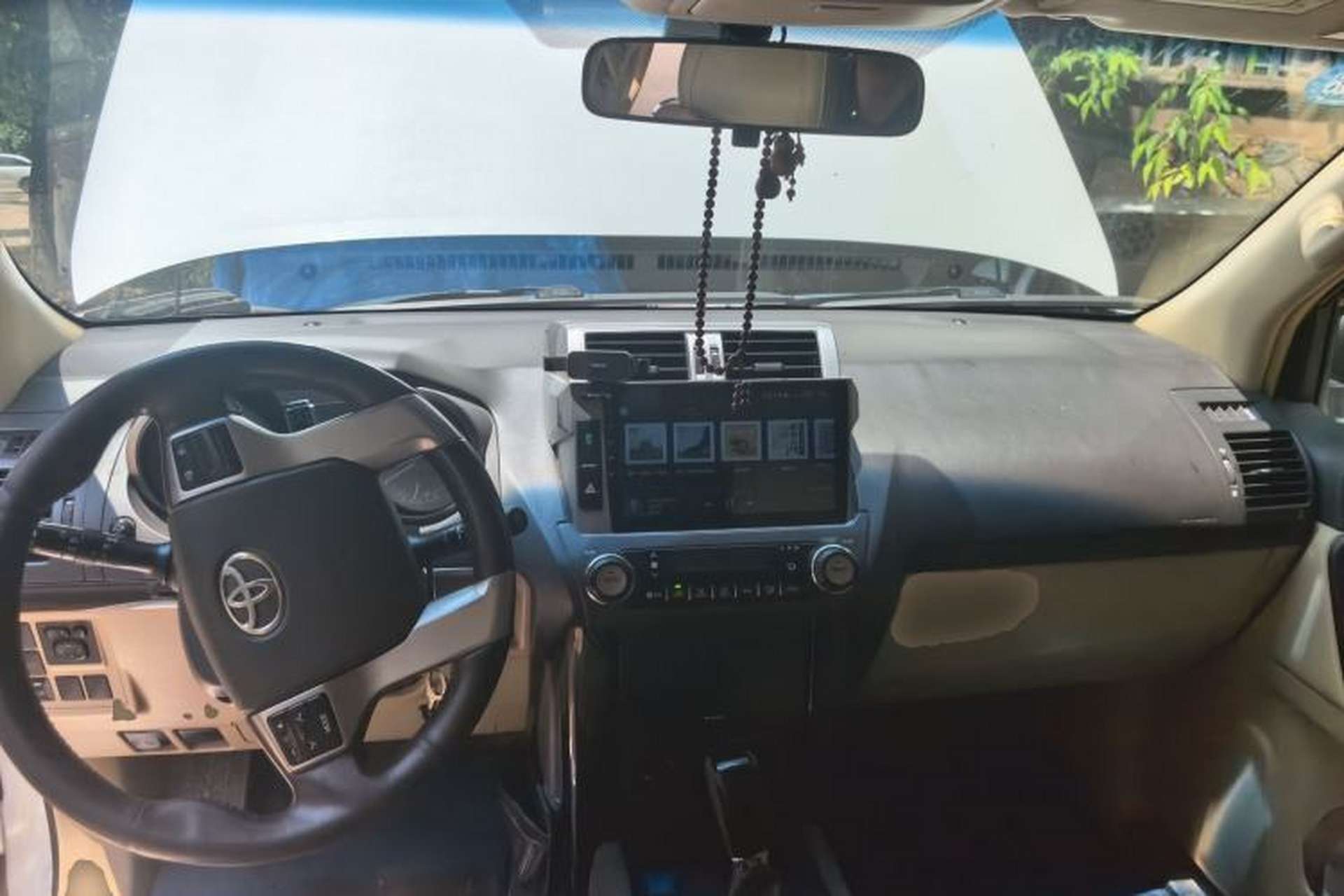 Used Toyota Prado  Center Console