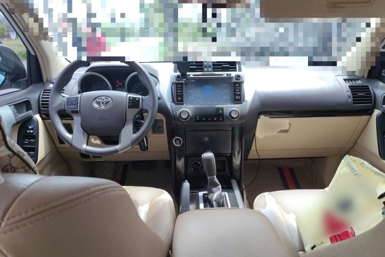 Used Toyota Prado 2014 2700 TX 7-Seater Middle East Version Center Console