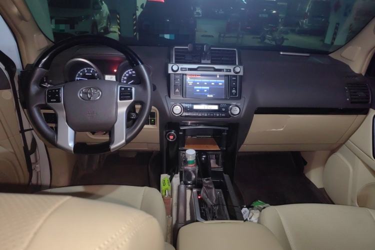 Used Toyota Prado  Center Console