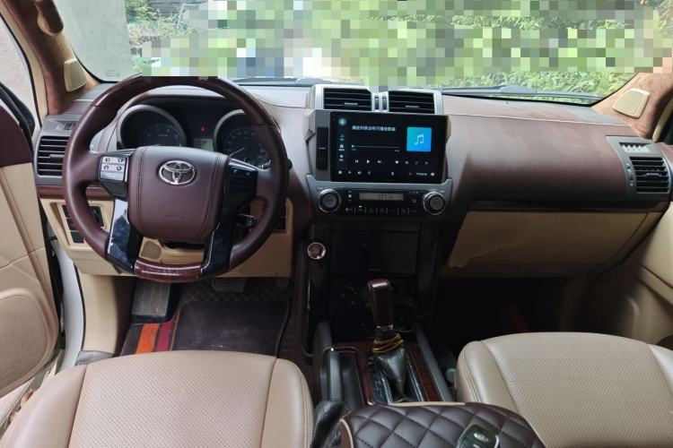 Used Toyota Prado 2014 2700 TX 7-Seater Middle East Version Center Console
