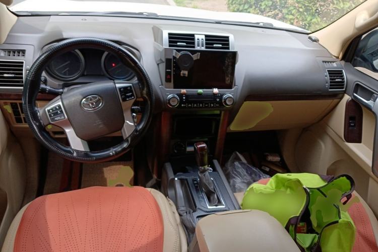 Used Toyota Prado 2014 2.7L Automatic Luxury Edition Center Console