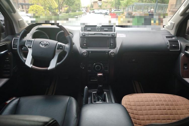 Used Toyota Prado 2014 4.0L Automatic VX NAVI Center Console