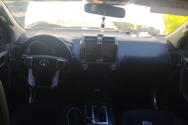Used Toyota Prado  Center Console