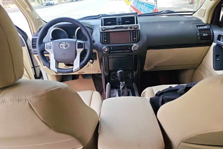 Used Toyota Prado 2014 2.7L Middle East Version Parallel Import Center Console