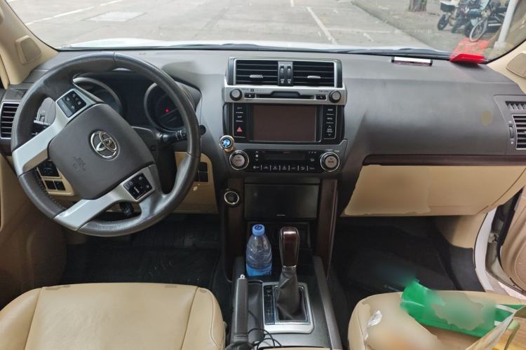 Used Toyota Prado 2014 4.0L Automatic TX-L NAVI Center Console