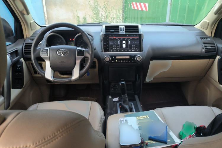 Used Toyota Prado  Center Console