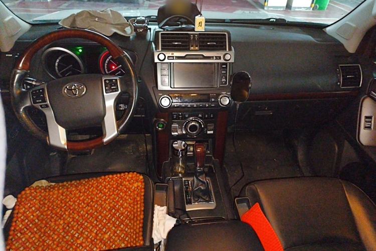 Used Toyota Prado 2014 4.0L Automatic VX NAVI Center Console