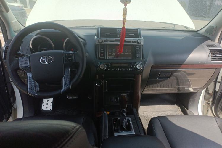 Used Toyota Prado 2014 4.0L Automatic TX-L NAVI Center Console