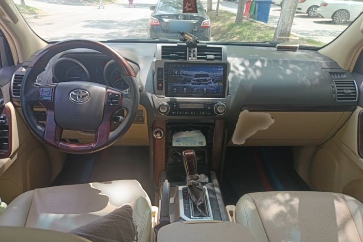 Used Toyota Prado  Center Console