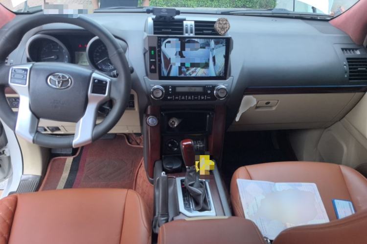 Used Toyota Prado  Center Console