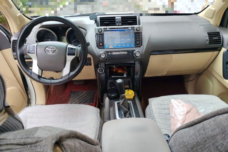 Used Toyota Prado  Center Console