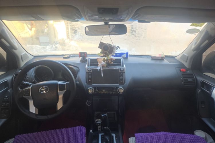 Used Toyota Prado 2014 2.7L Automatic Standard Edition Center Console