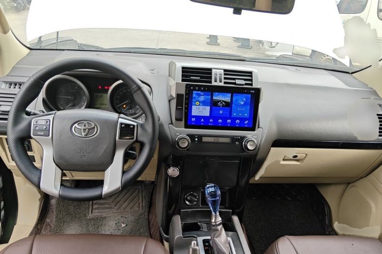 Used Toyota Prado  Center Console