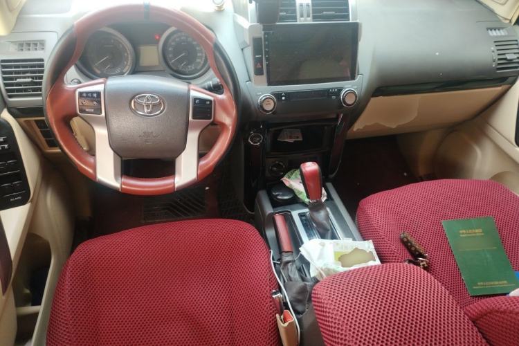 Used Toyota Prado 2014 2.7L Automatic Standard Edition Center Console