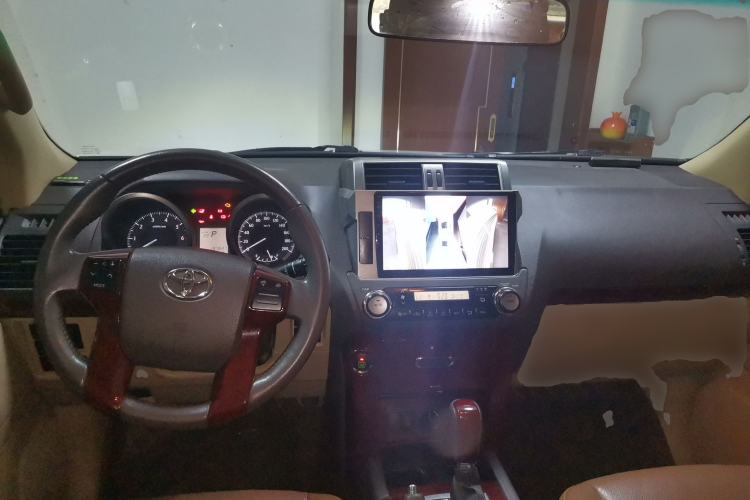 Used Toyota Prado 2014 4.0L Middle East Version Center Console
